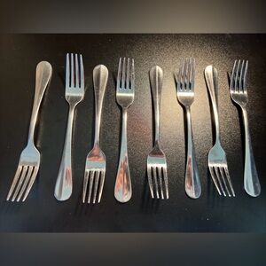 International Stainless Silverware - SIMPLICITY 8 Salad Forks 7 1/4"‎ length